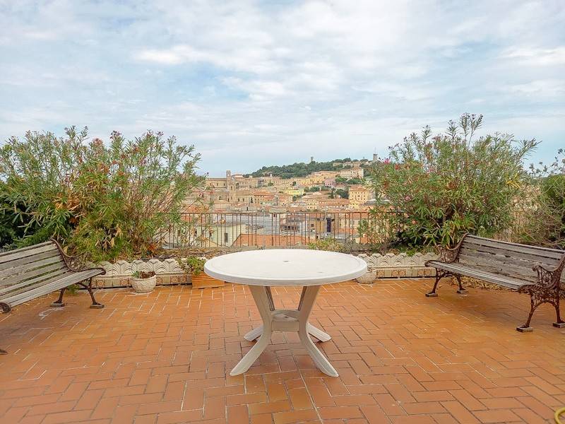 appartamento in vendita ad Ancona in zona Centro Storico