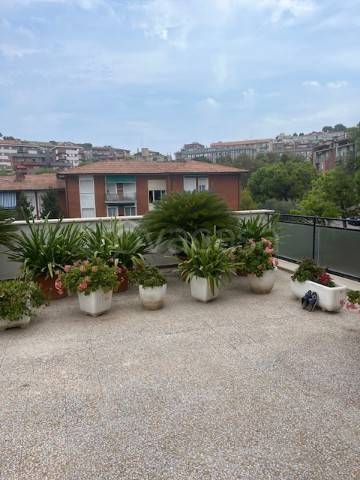 appartamento in vendita ad Ancona in zona Piano San Lazzaro
