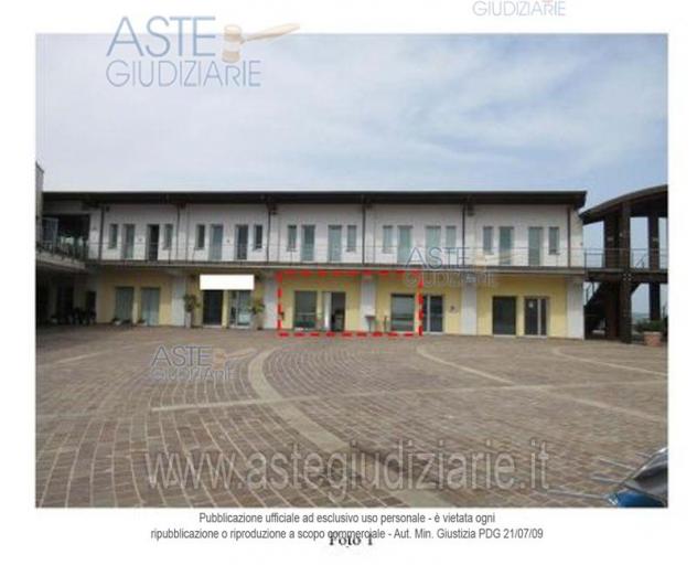 negozio in vendita ad Ancona in zona Piano San Lazzaro