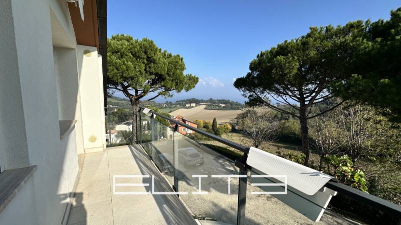 appartamento in vendita ad Ancona in zona Montacuto