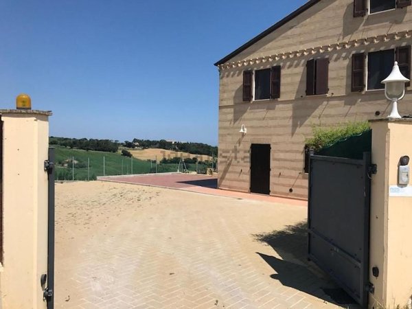 appartamento in vendita ad Ancona in zona Piano San Lazzaro