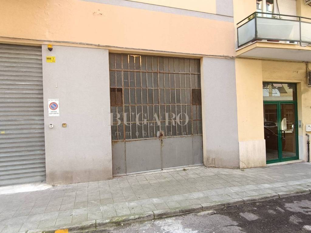 locale commerciale in vendita ad Ancona in zona Piano San Lazzaro