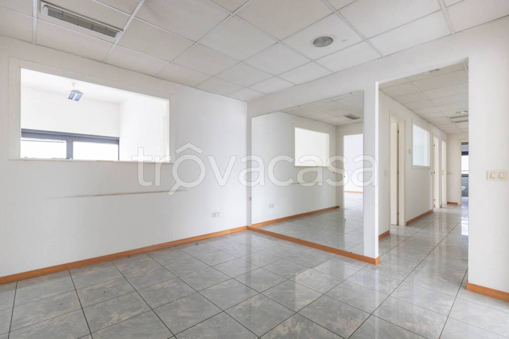 ufficio in vendita ad Ancona in zona Aspio di Ancona