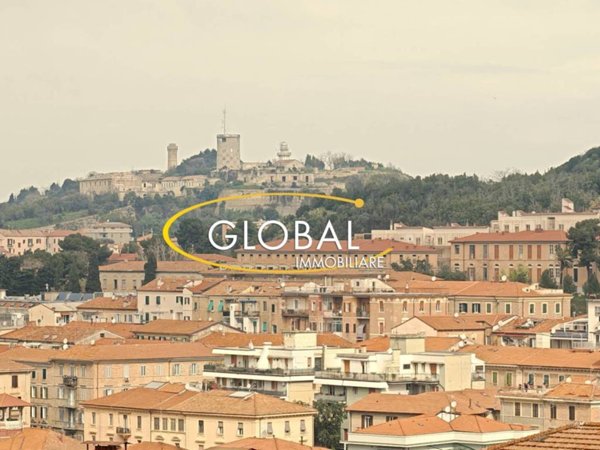 appartamento in vendita ad Ancona in zona Adriatico