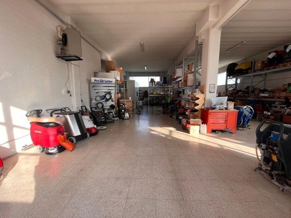 locale di sgombero in vendita ad Ancona in zona Baraccola
