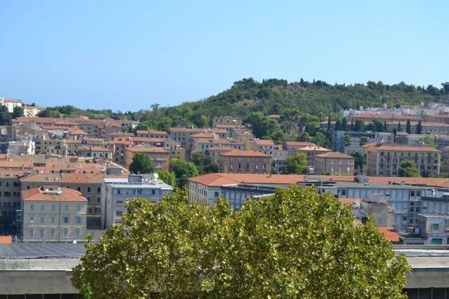 appartamento in vendita ad Ancona in zona Borgo Rodi