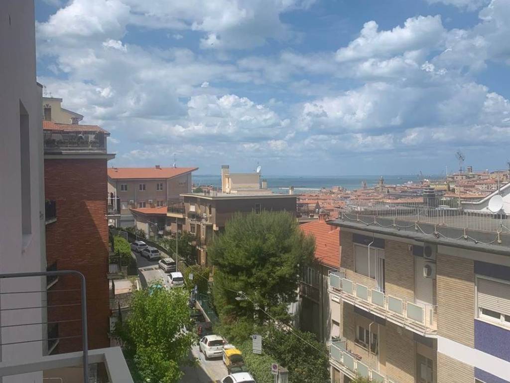 appartamento in vendita ad Ancona in zona Adriatico