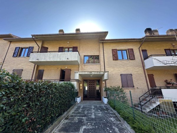 appartamento in vendita ad Ancona in zona Candia