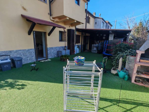 casa indipendente in vendita ad Ancona in zona Piano San Lazzaro