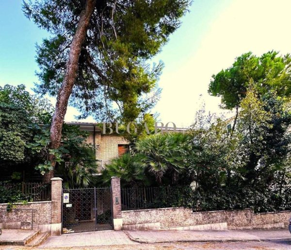 casa indipendente in vendita ad Ancona in zona Adriatico