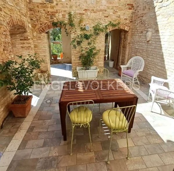 casa indipendente in vendita ad Ancona in zona Centro Storico