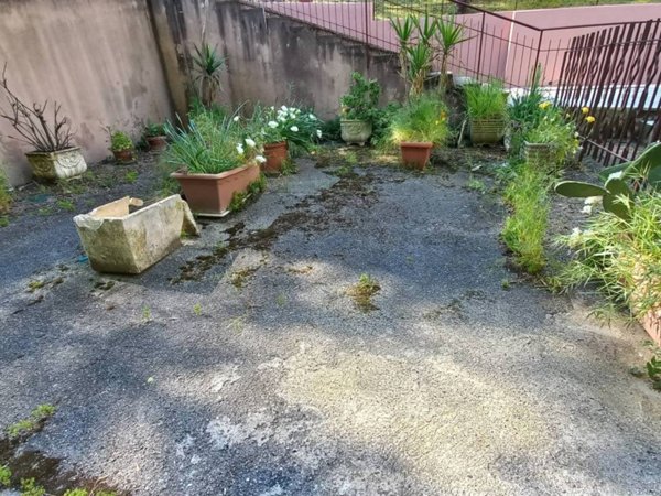 appartamento in vendita ad Ancona in zona Varano