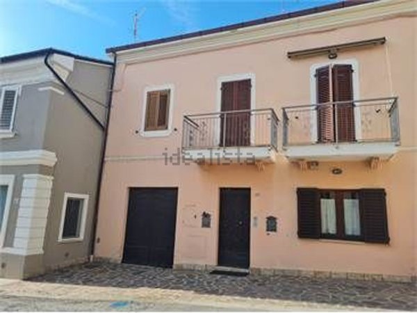casa indipendente in vendita ad Ancona