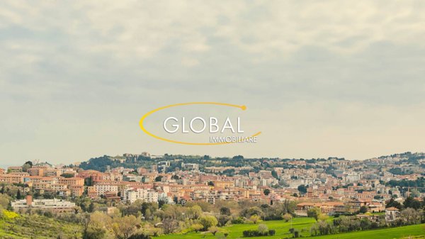 casa indipendente in vendita ad Ancona in zona Pinocchio