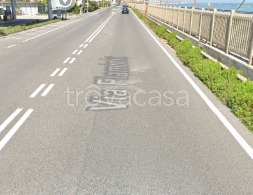 appartamento in vendita ad Ancona in zona Posatora