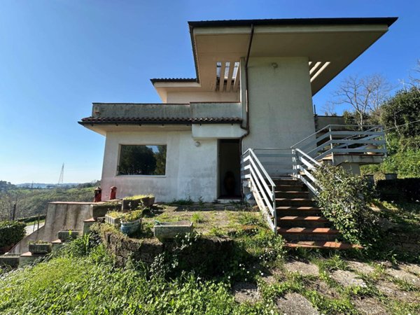casa indipendente in vendita ad Ancona in zona Piano San Lazzaro