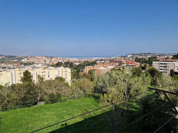 appartamento in vendita ad Ancona in zona Delle Grazie