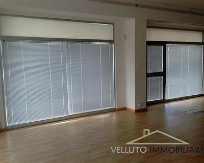 locale commerciale in vendita ad Ancona in zona Piano San Lazzaro