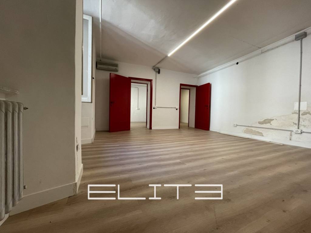 ufficio in vendita ad Ancona in zona Piano San Lazzaro