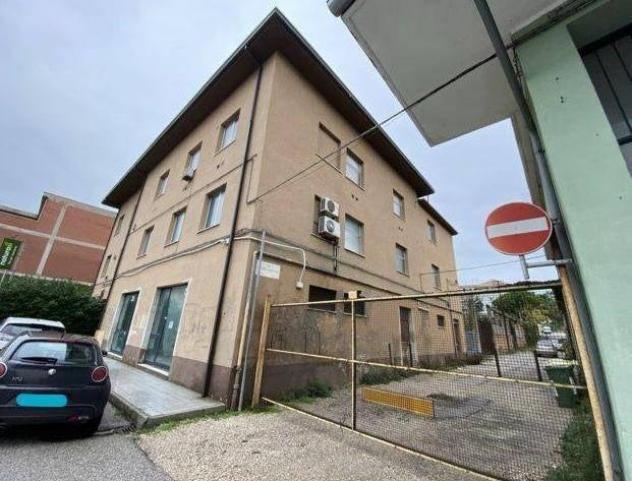 negozio in vendita ad Ancona in zona Piano San Lazzaro