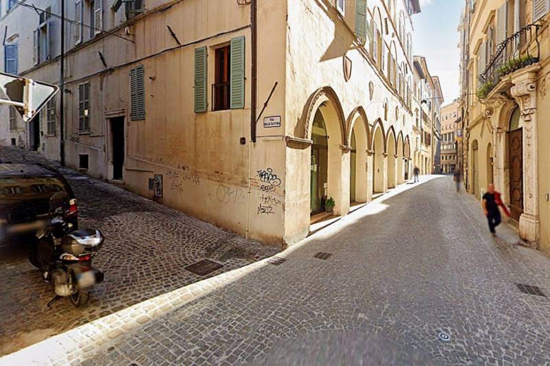 ufficio in vendita ad Ancona in zona Piano San Lazzaro