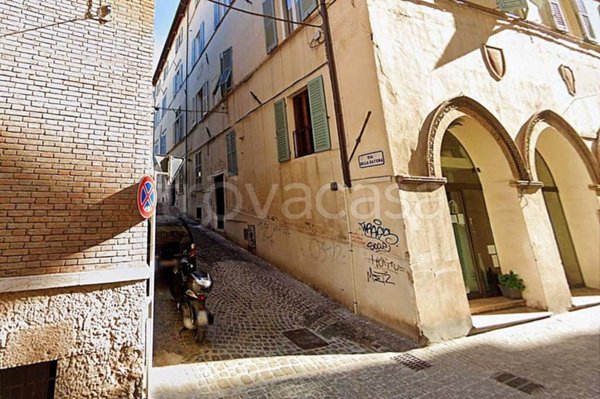 ufficio in vendita ad Ancona in zona Centro Storico