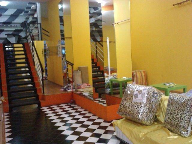 negozio in vendita ad Ancona in zona Vallemiano