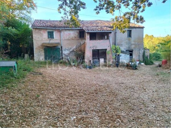 appartamento in vendita ad Ancona in zona Varano