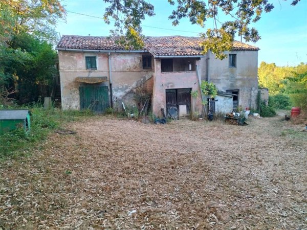 appartamento in vendita ad Ancona in zona Varano