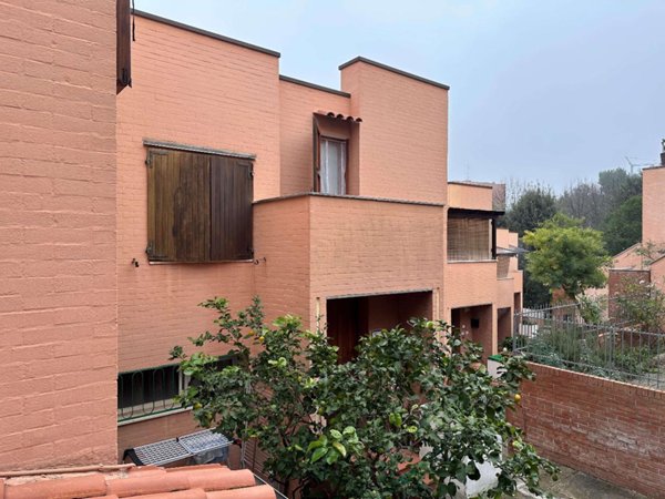 casa indipendente in vendita ad Ancona in zona Tavernelle
