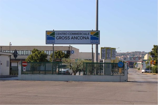 capannone in vendita ad Ancona in zona Baraccola