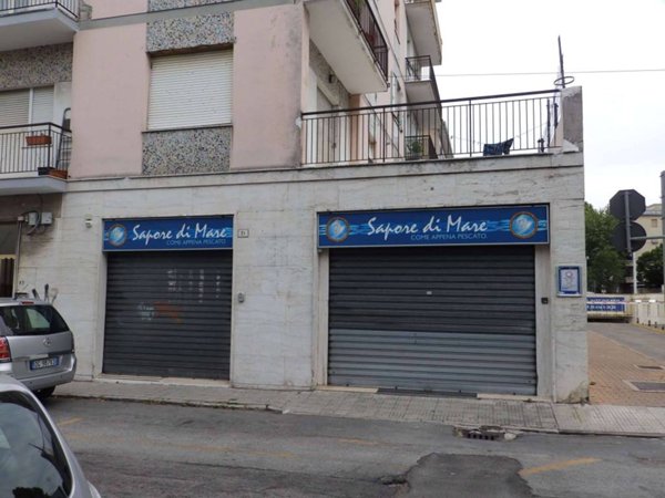 negozio in vendita ad Ancona in zona Piano San Lazzaro
