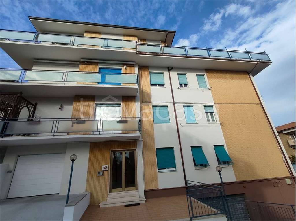 appartamento in vendita ad Ancona in zona Posatora