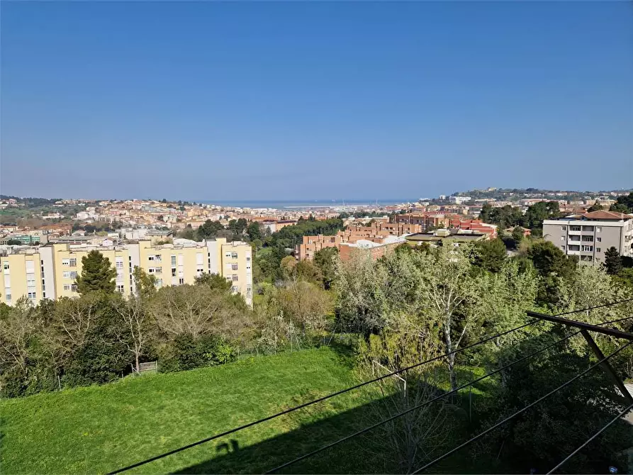 appartamento in vendita ad Ancona in zona Piano San Lazzaro