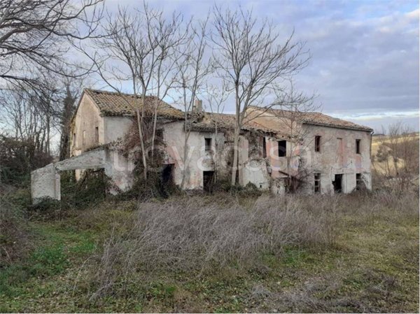 casa indipendente in vendita ad Ancona in zona Paterno