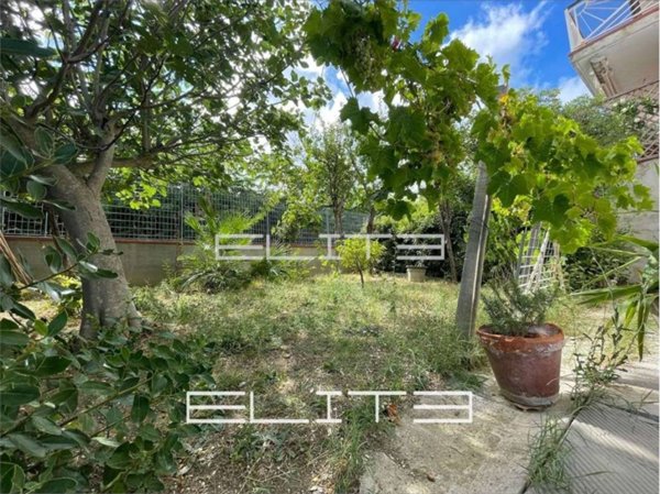 casa indipendente in vendita ad Ancona in zona Posatora