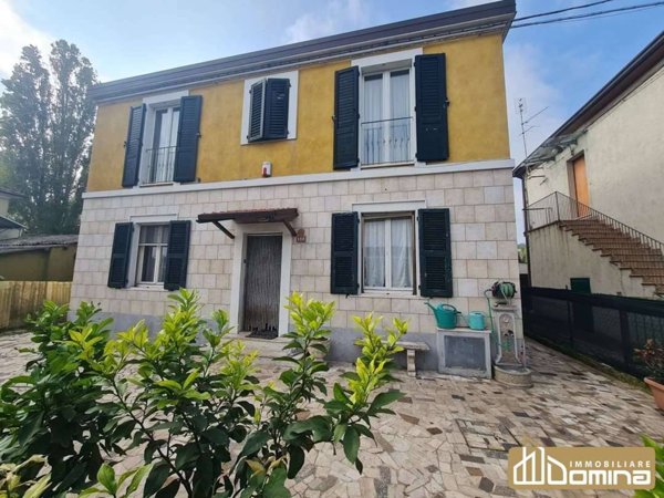 casa indipendente in vendita ad Ancona in zona Piano San Lazzaro