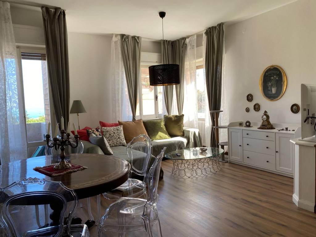 appartamento in vendita ad Ancona in zona Adriatico