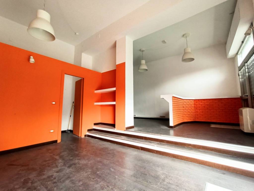 negozio in vendita ad Ancona in zona Piano San Lazzaro