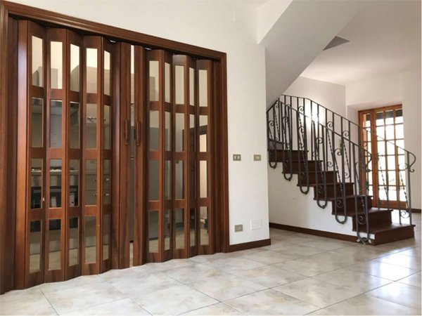casa indipendente in vendita ad Ancona in zona Posatora
