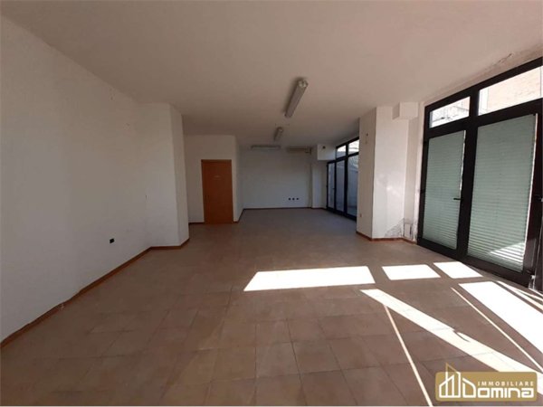 ufficio in vendita ad Ancona in zona Montedago