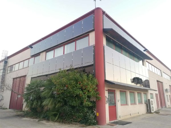 ufficio in vendita ad Ancona in zona Baraccola