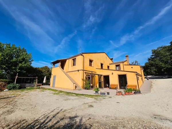 casa indipendente in vendita ad Ancona in zona Pinocchio