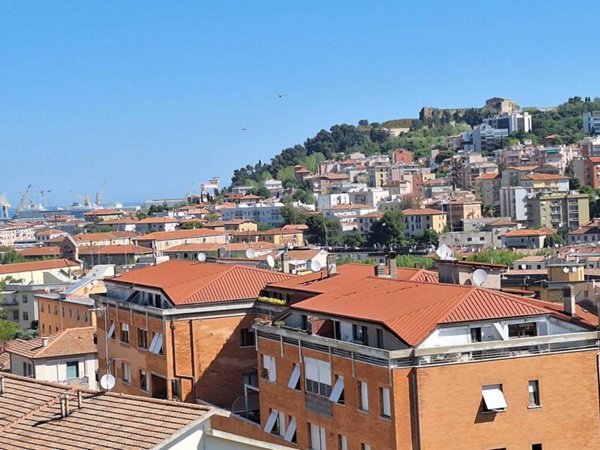 appartamento in vendita ad Ancona in zona Piano San Lazzaro