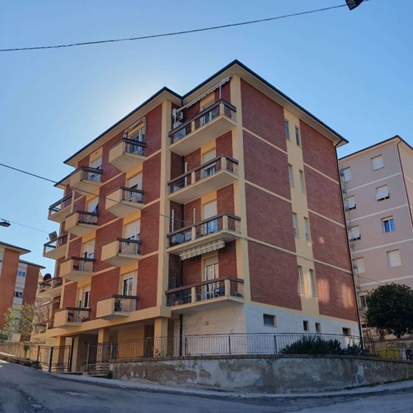 appartamento in vendita ad Ancona in zona Posatora