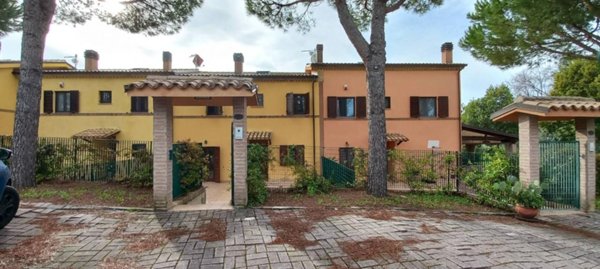 casa indipendente in vendita ad Ancona in zona Piano San Lazzaro