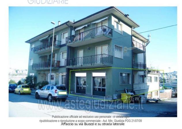 negozio in vendita ad Ancona in zona Piano San Lazzaro