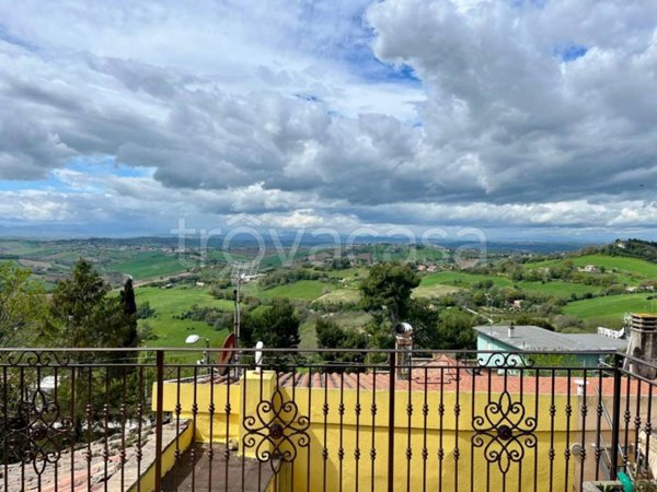 appartamento in vendita ad Ancona in zona Aspio di Ancona