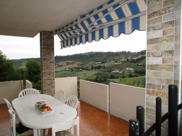 casa indipendente in vendita ad Ancona in zona Piano San Lazzaro