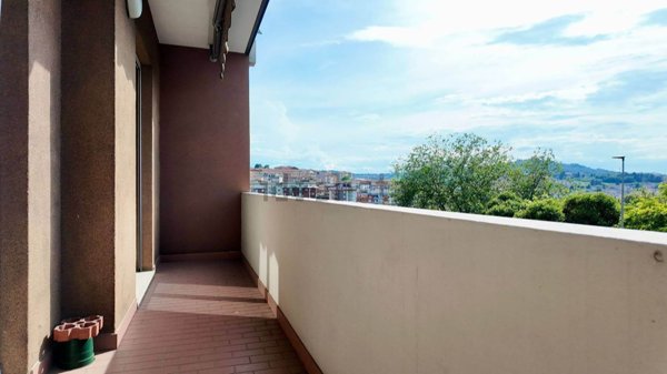 appartamento in vendita ad Ancona in zona Vallemiano